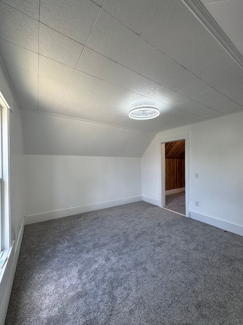 Image for 3-bed, 1-bath home on S 6th St,