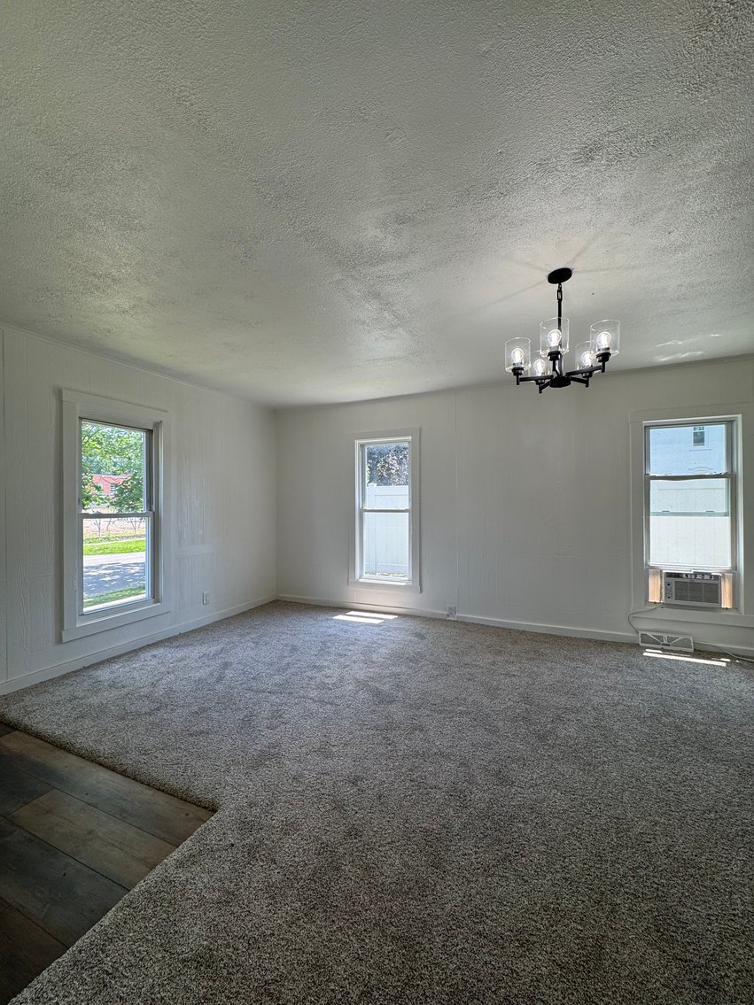 Image for 3-bed, 1-bath home on S 6th St,