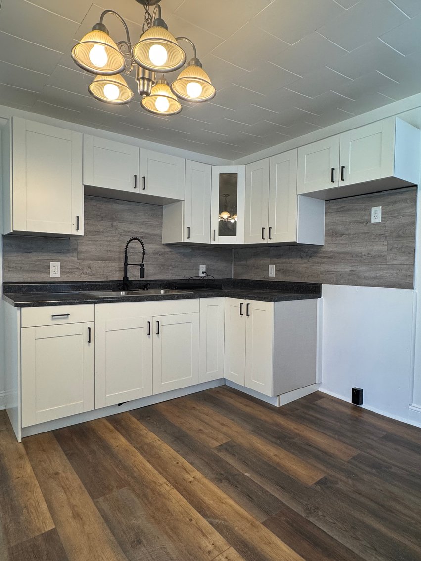 Image for 3-bed, 1-bath home on S 6th St,