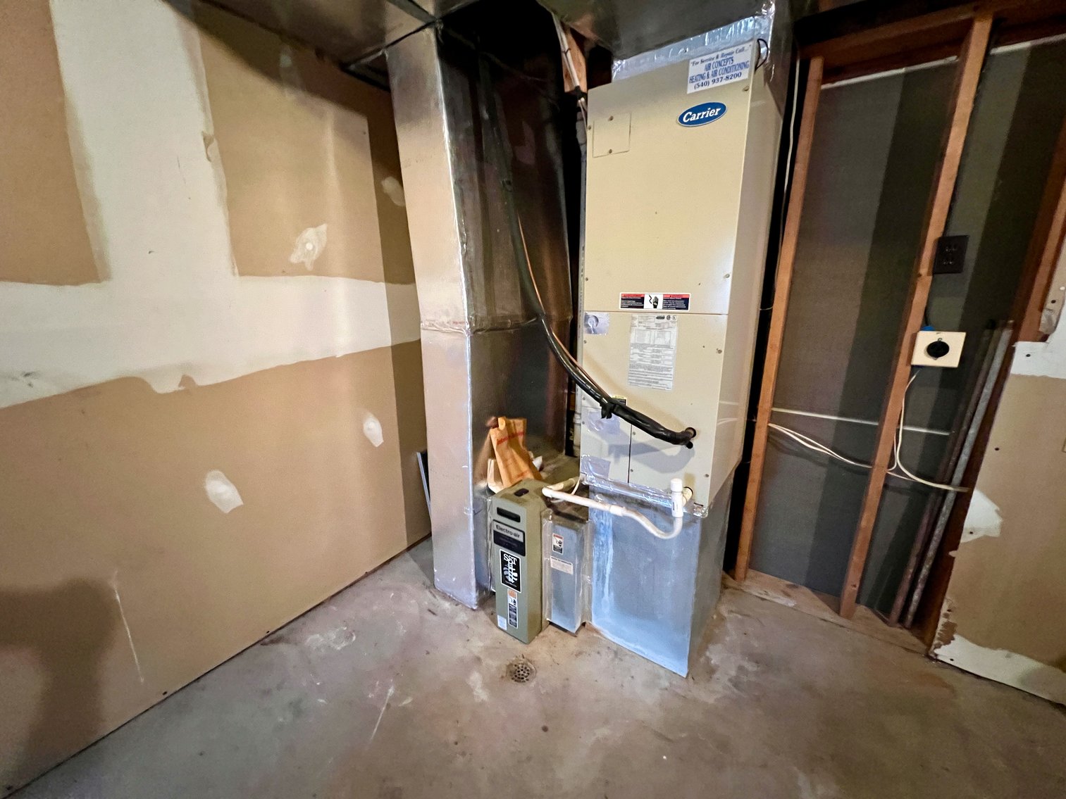 Image for 4 BR/2.5 BA Home w/Basement, Barn & Hazel River Frontage on 28.4 +/- Acres in Culpeper & Rappahannock County, VA--SELLING to the HIGHEST BIDDER via ONLINE ONLY BIDDING!!