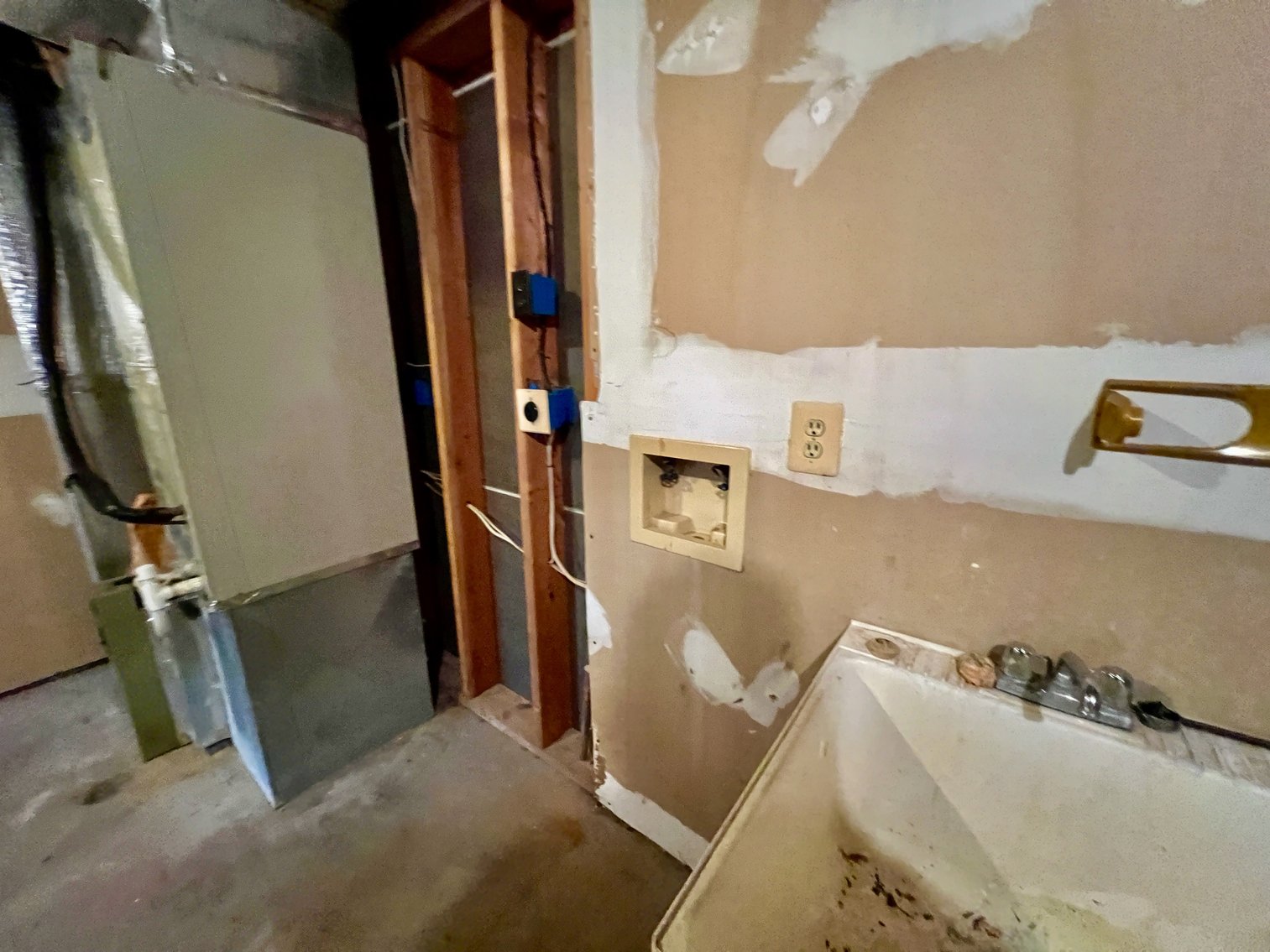 Image for 4 BR/2.5 BA Home w/Basement, Barn & Hazel River Frontage on 28.4 +/- Acres in Culpeper & Rappahannock County, VA--SELLING to the HIGHEST BIDDER via ONLINE ONLY BIDDING!!