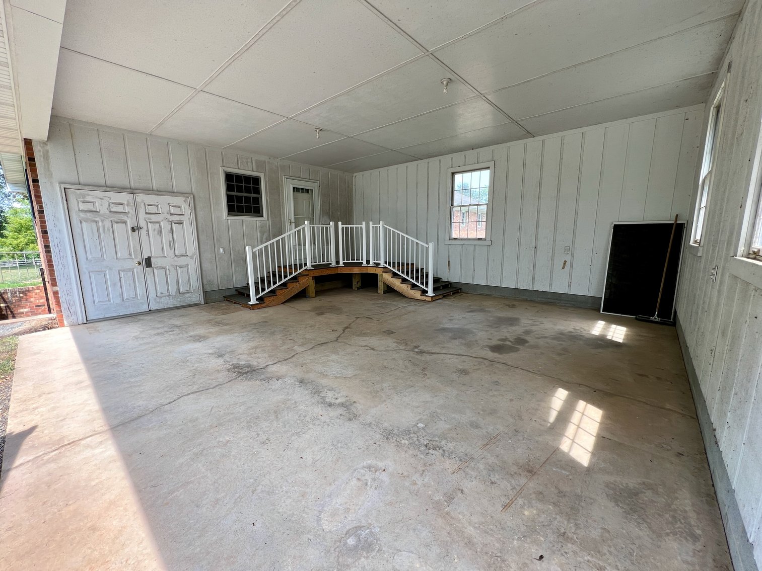 Image for 3 BR/2 BA Brick Home w/Walk-Out Basement on 5 +/- Acres in Madison County, VA--SELLING to the HIGHEST BIDDER!!