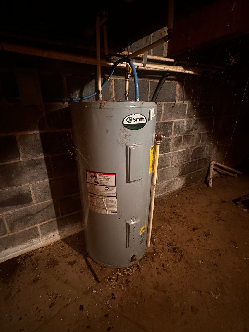 Image for 11,800 +/- sf. Income Producing Commercial Building Fronting Main Street in Broadway, VA--ONLINE ONLY BIDDING!!