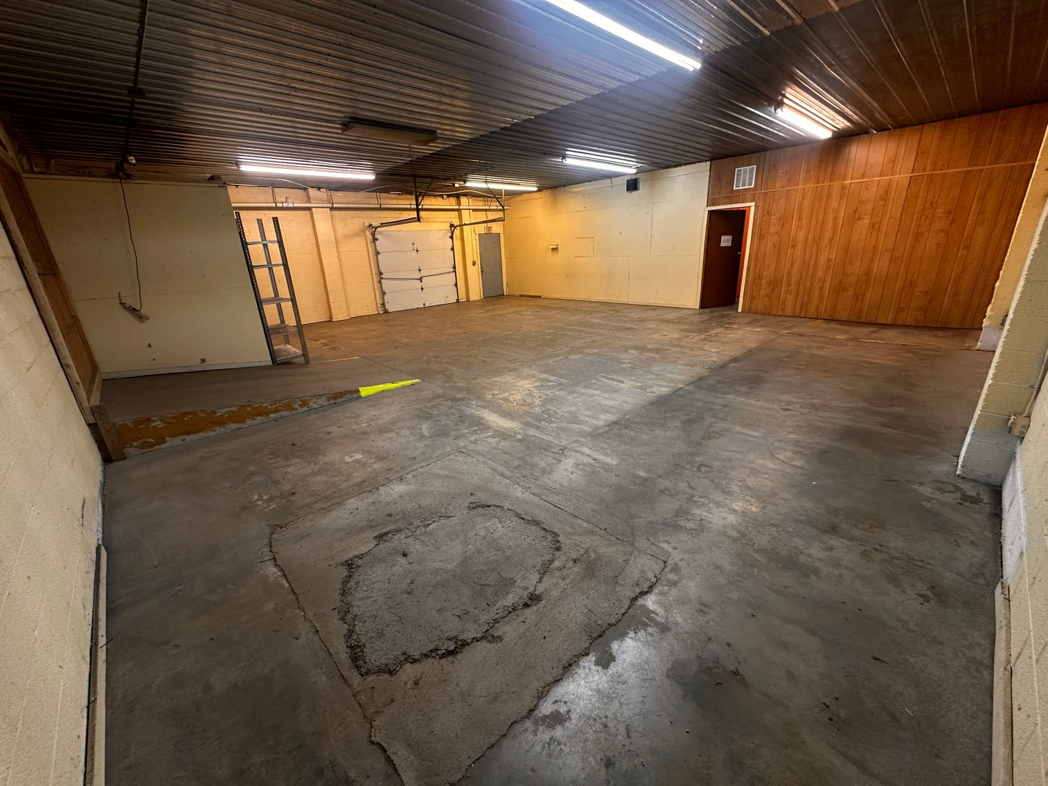 Image for 11,800 +/- sf. Income Producing Commercial Building Fronting Main Street in Broadway, VA--ONLINE ONLY BIDDING!!