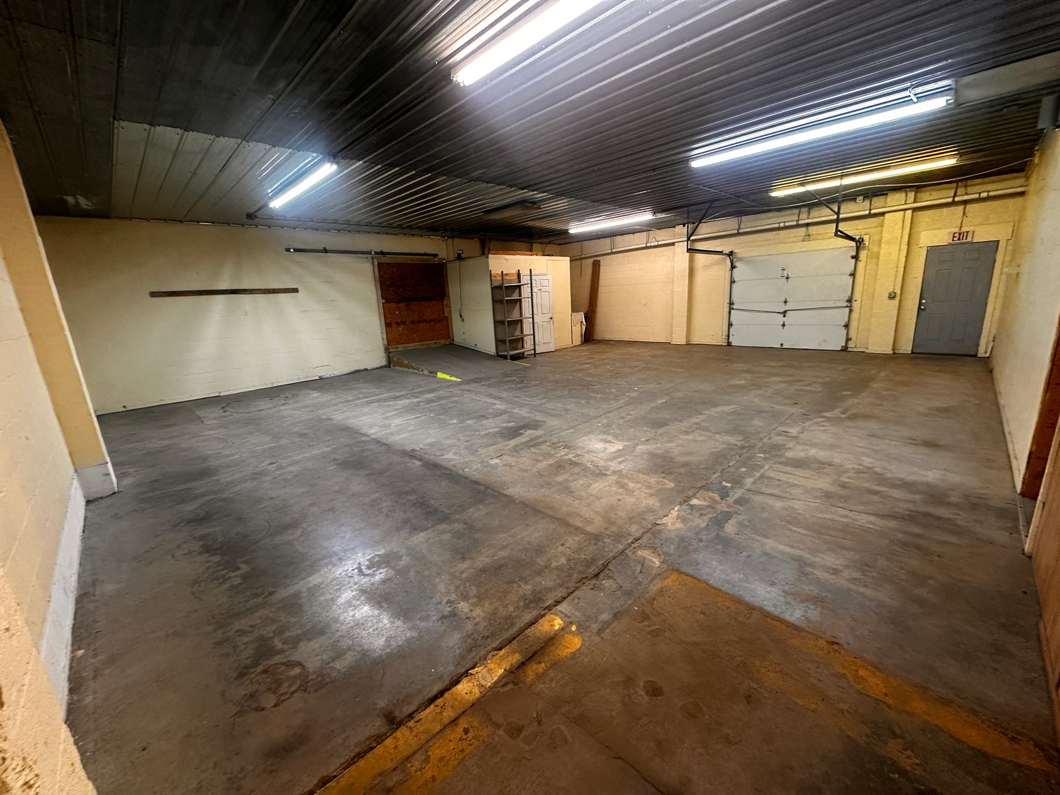 Image for 11,800 +/- sf. Income Producing Commercial Building Fronting Main Street in Broadway, VA--ONLINE ONLY BIDDING!!