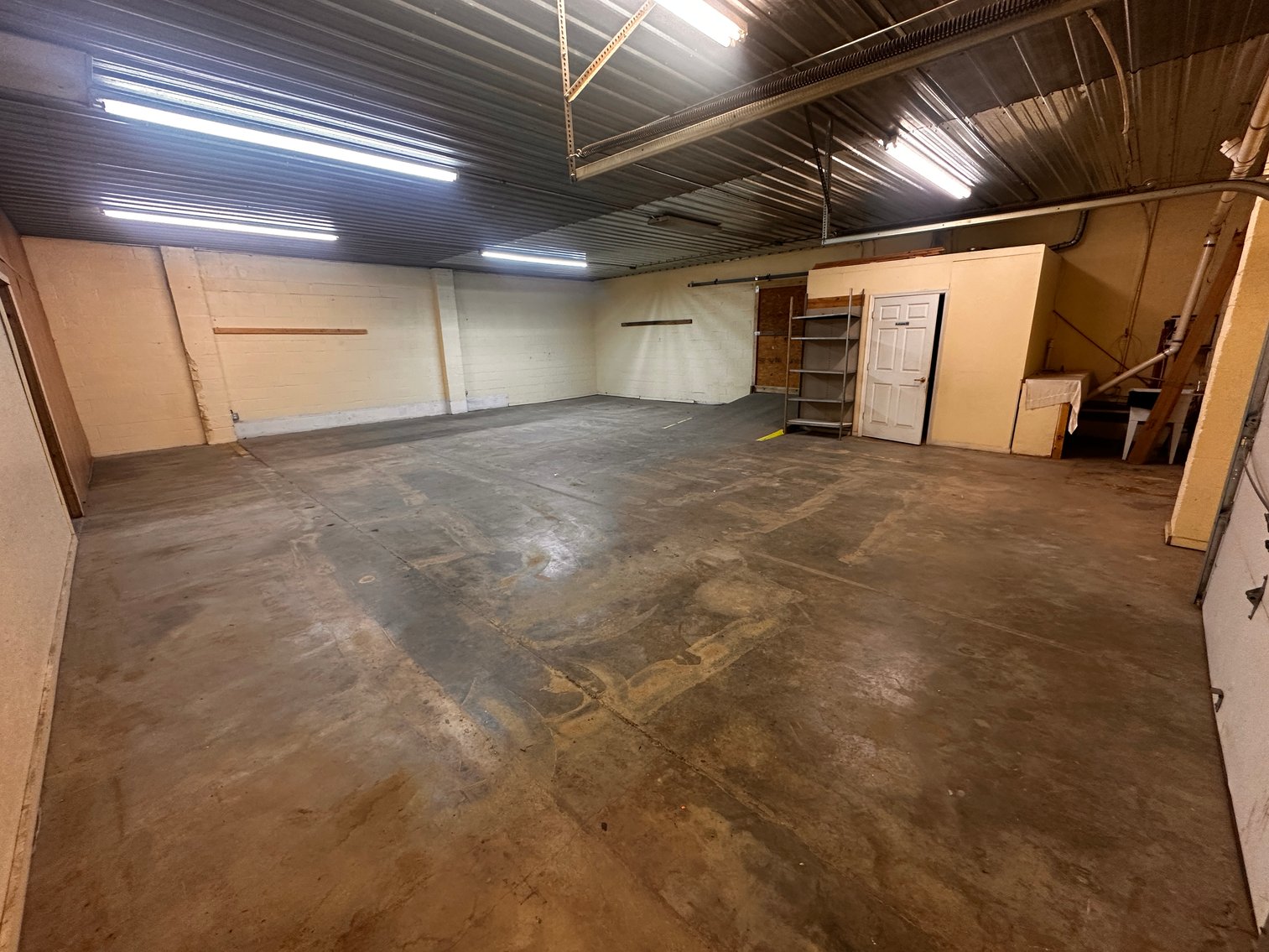 Image for 11,800 +/- sf. Income Producing Commercial Building Fronting Main Street in Broadway, VA--ONLINE ONLY BIDDING!!