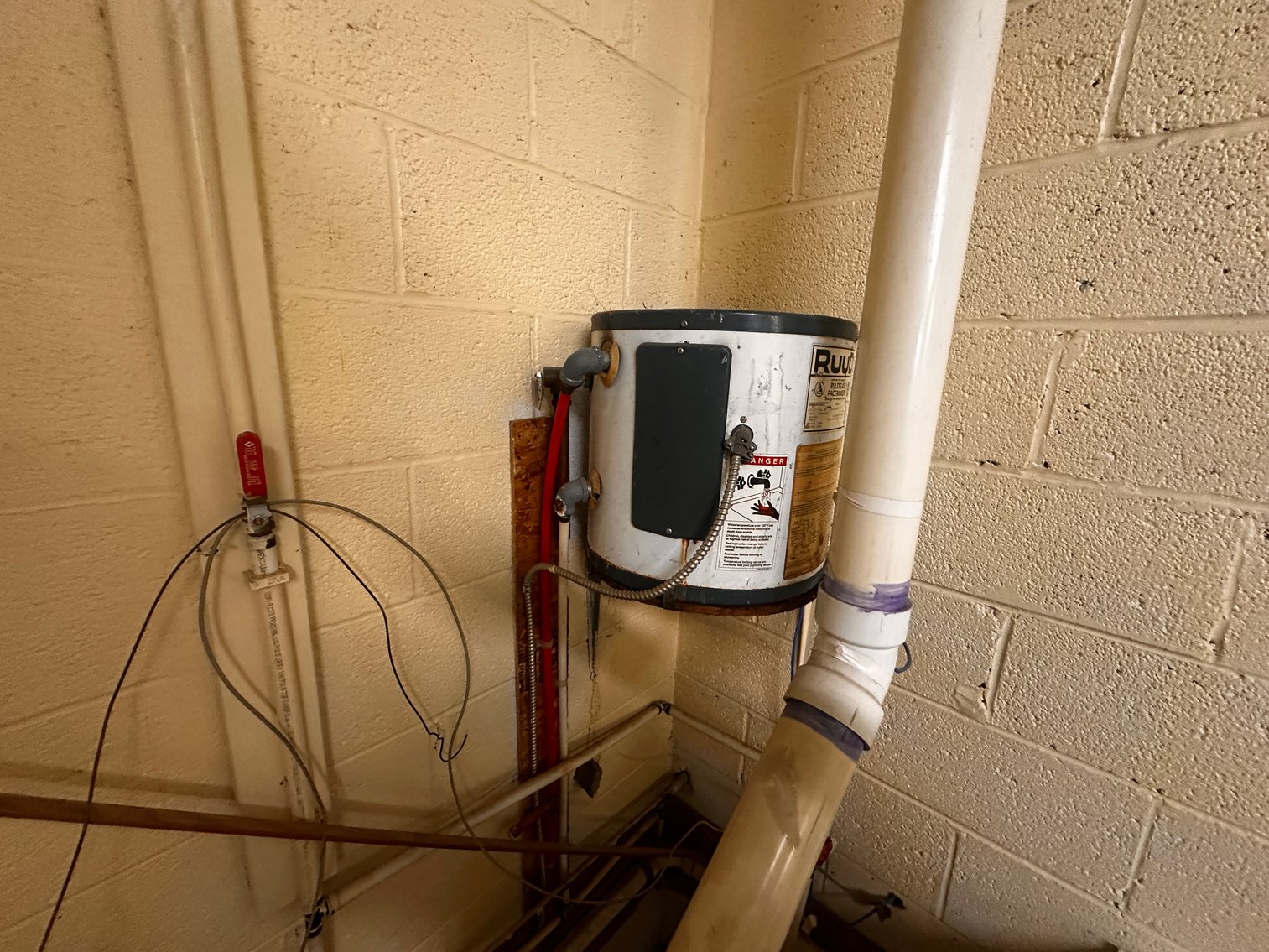 Image for 11,800 +/- sf. Income Producing Commercial Building Fronting Main Street in Broadway, VA--ONLINE ONLY BIDDING!!