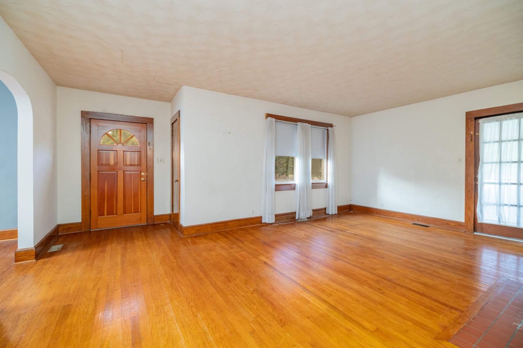 Image for 4 BR/2.5 BA Brick Home w/Basement on Large Corner Lot in the Town of Victoria, VA--ONLINE ONLY BIDDING!!