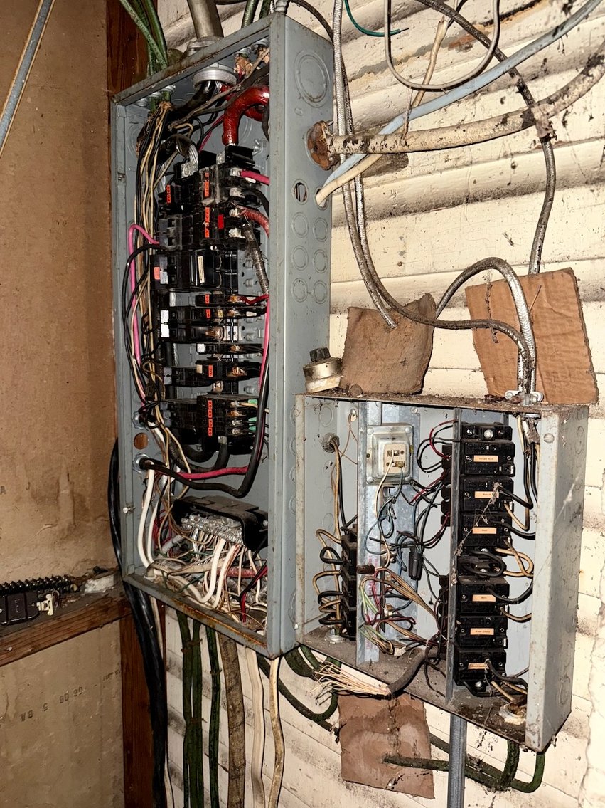 Image for 3 BR/1 BA Home & 3 BR/2 BA Home on .70 +/- Acre North King St. Double Lot in Historic Downtown Leesburg, VA--SELLING to the HIGHEST BIDDER!!