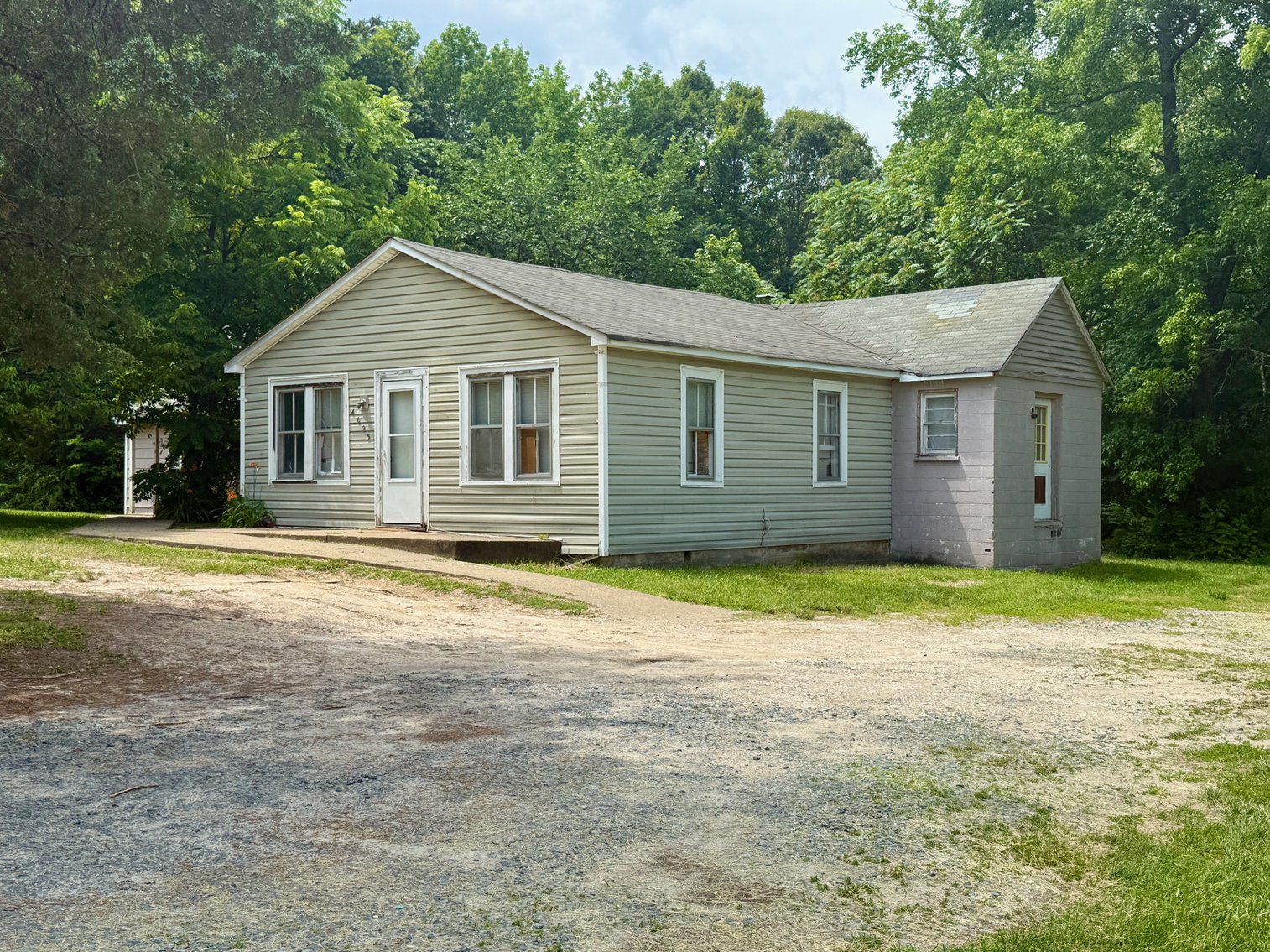 Image for 4 BR/2 BA Home on 3.8 +/- Acres on Lee Hill School Dr. in Spotsylvania County, VA--ONLINE ONLY BIDDING!!
