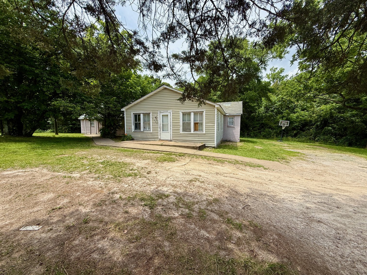 Image for 4 BR/2 BA Home on 3.8 +/- Acres on Lee Hill School Dr. in Spotsylvania County, VA--ONLINE ONLY BIDDING!!