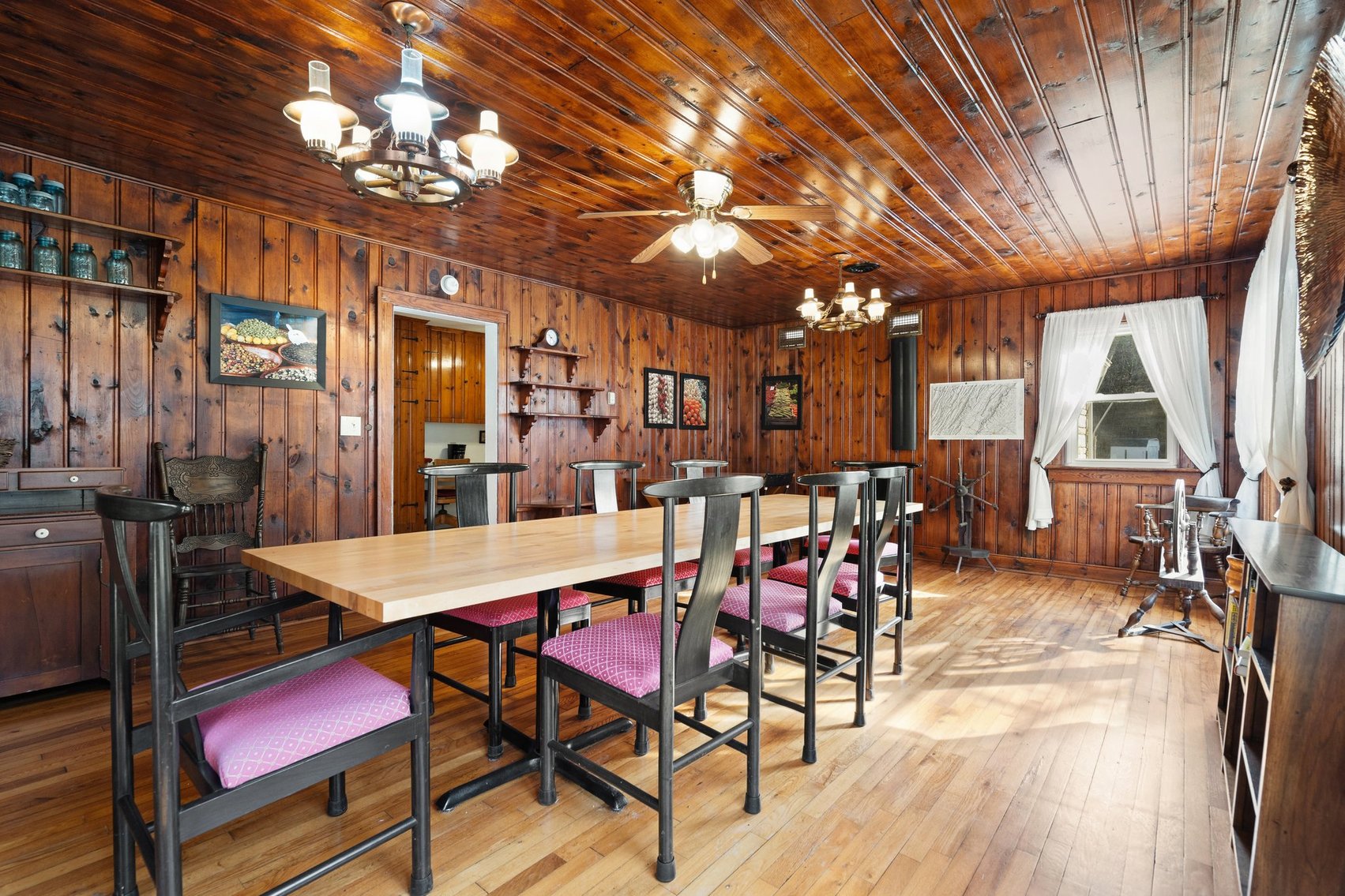 Image for Commercial Building/Restaurant & 3 BR/3 BA Stone Home w/550' +/- of road frontage on 2.8 +/- Acres in the Shenandoah Valley/Augusta County, VA--SELLING to the HIGHEST BIDDER!!