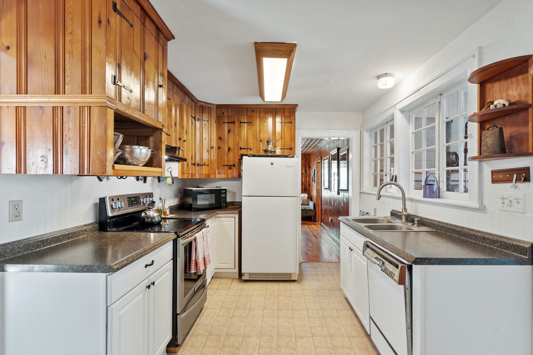 Image for Commercial Building/Restaurant & 3 BR/3 BA Stone Home w/550' +/- of road frontage on 2.8 +/- Acres in the Shenandoah Valley/Augusta County, VA--SELLING to the HIGHEST BIDDER!!