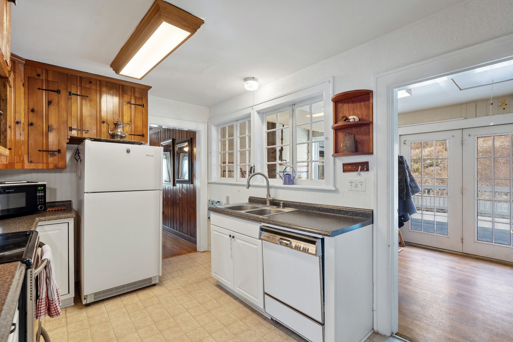 Image for Commercial Building/Restaurant & 3 BR/3 BA Stone Home w/550' +/- of road frontage on 2.8 +/- Acres in the Shenandoah Valley/Augusta County, VA--SELLING to the HIGHEST BIDDER!!