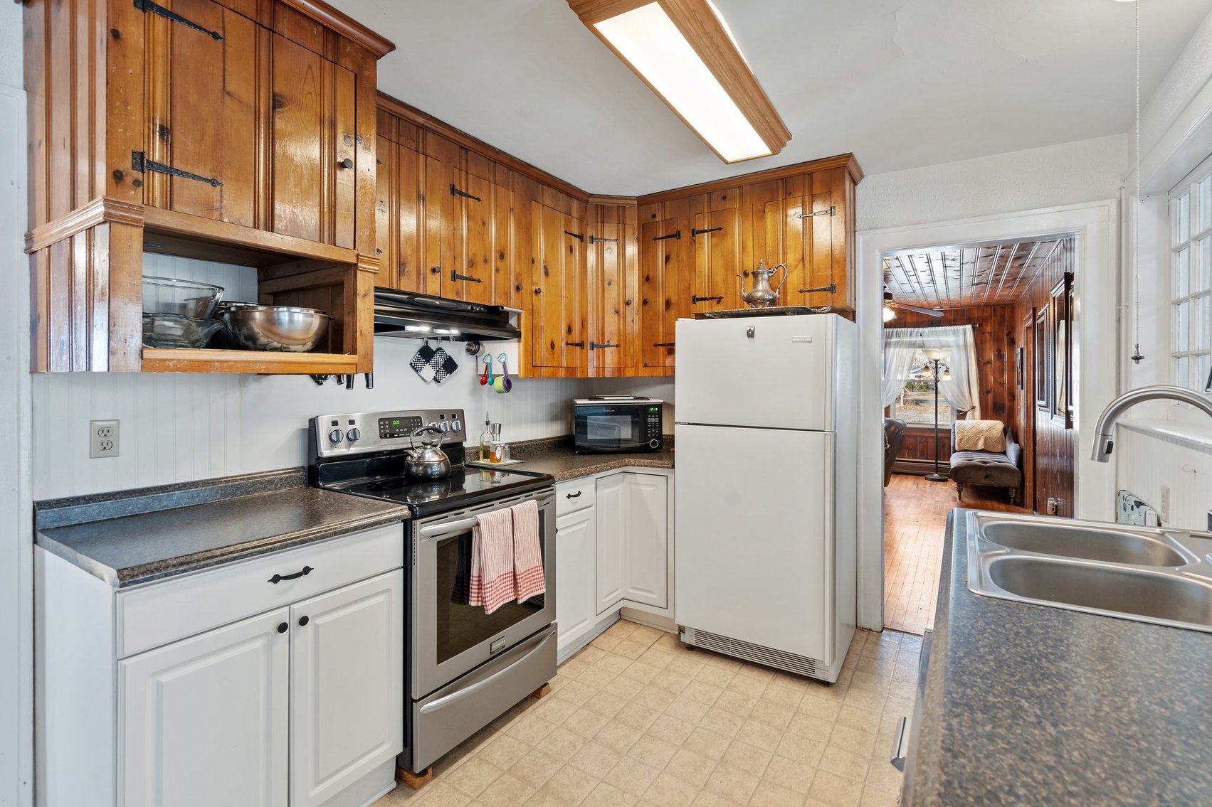 Image for Commercial Building/Restaurant & 3 BR/3 BA Stone Home w/550' +/- of road frontage on 2.8 +/- Acres in the Shenandoah Valley/Augusta County, VA--SELLING to the HIGHEST BIDDER!!