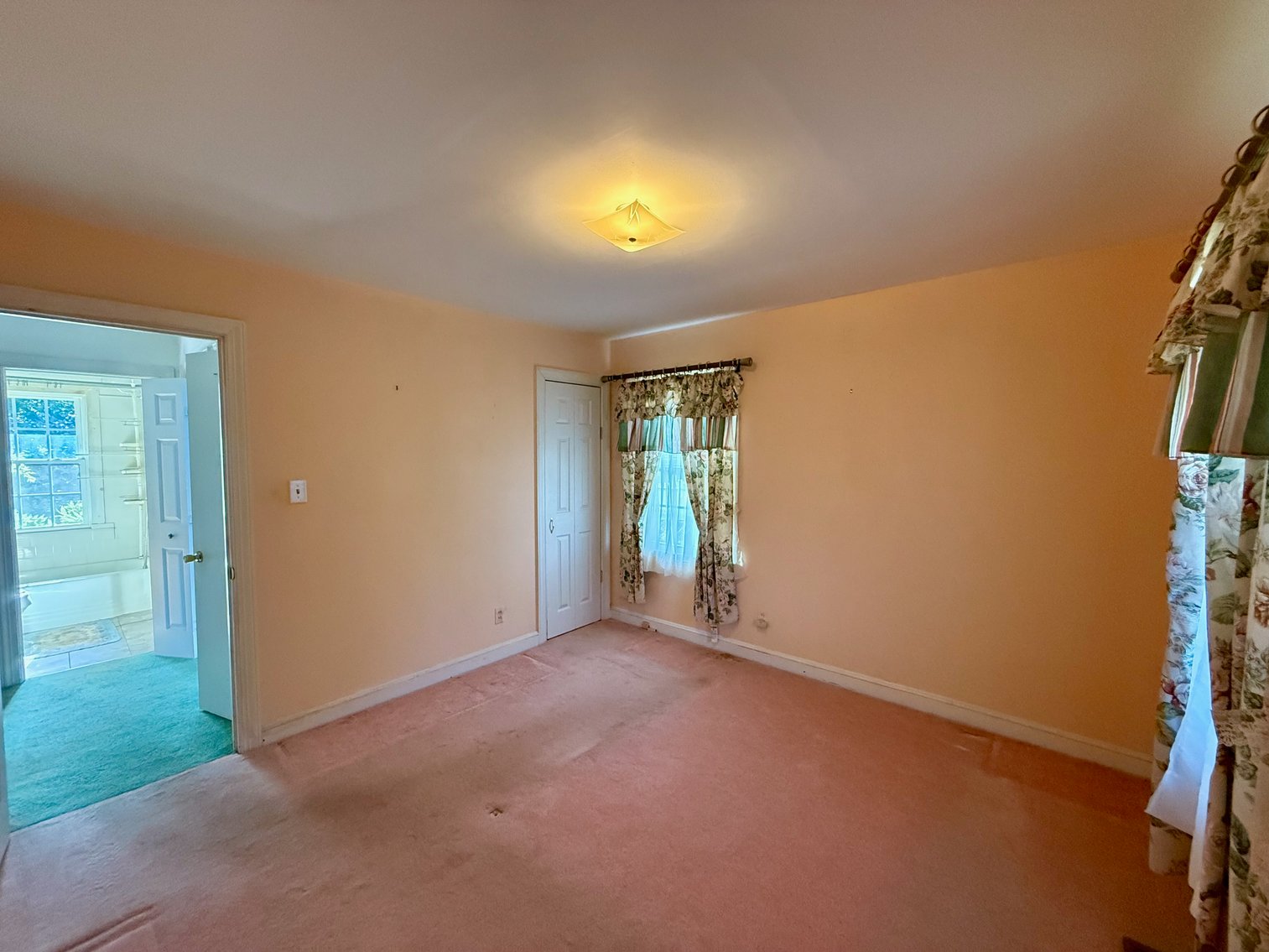 Image for 3 BR/1 BA Home w/Fenced Yard Near Downtown Culpeper, VA--SELLING to the HIGHEST BIDDER via ONLINE ONLY BIDDING!!