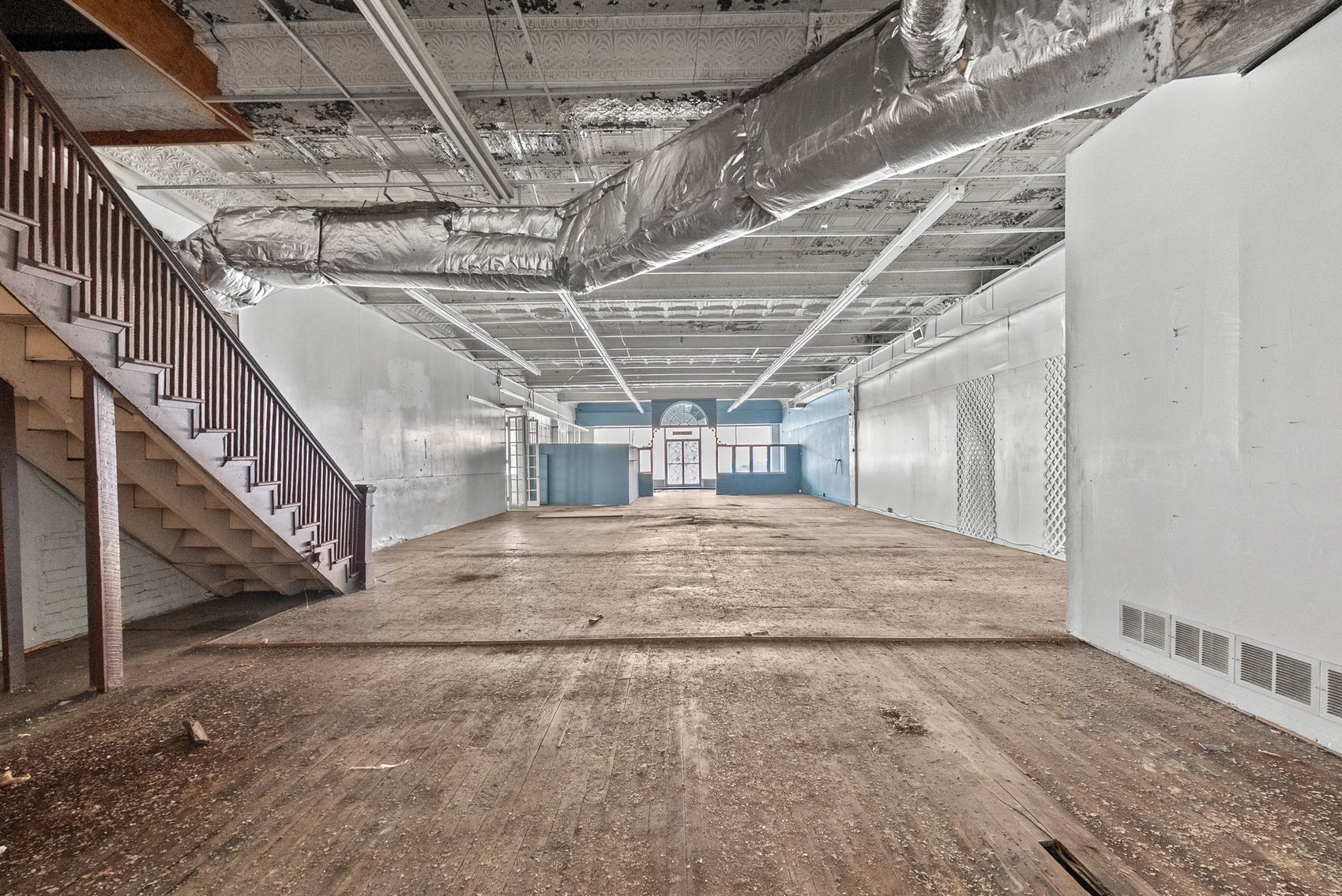 Image for HIGH BID HAS BEEN SUBMITTED FOR BANK APPROVAL: Large Commercial 2 Story Building in Downtown Historic Appomattox, VA--ONLINE ONLY BIDDING