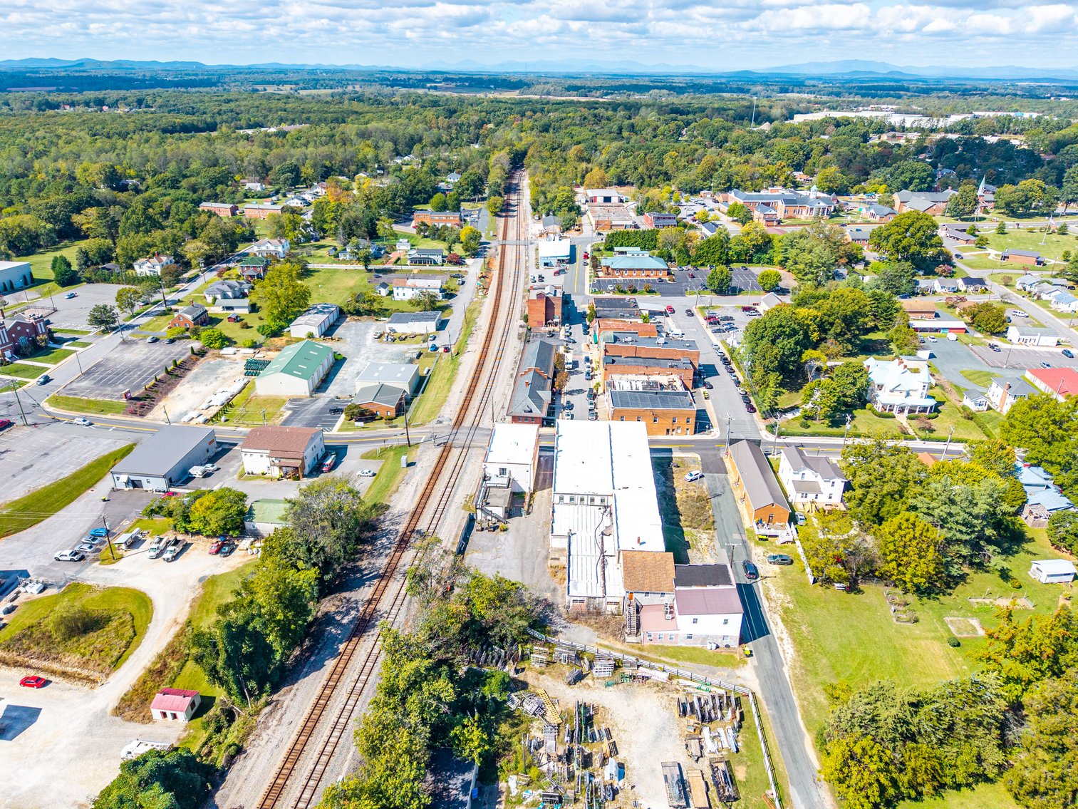 Image for HIGH BID HAS BEEN SUBMITTED FOR BANK APPROVAL: Large Commercial 2 Story Building in Downtown Historic Appomattox, VA--ONLINE ONLY BIDDING