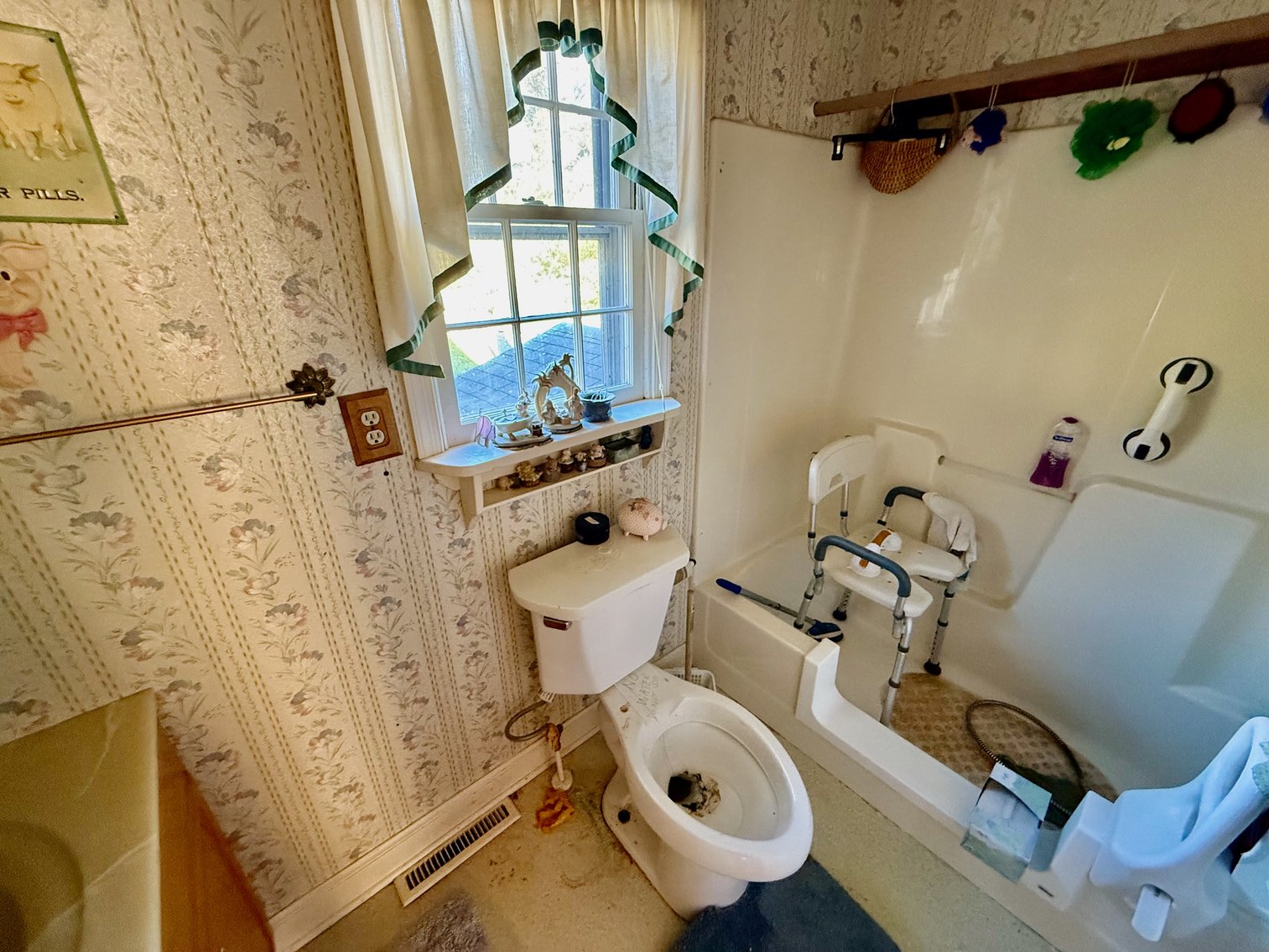 Image for 5 BR/2 BA Home on 1 +/- Acre Lot in The Town of Gordonsville, VA--ONLINE ONLY BIDDING!!