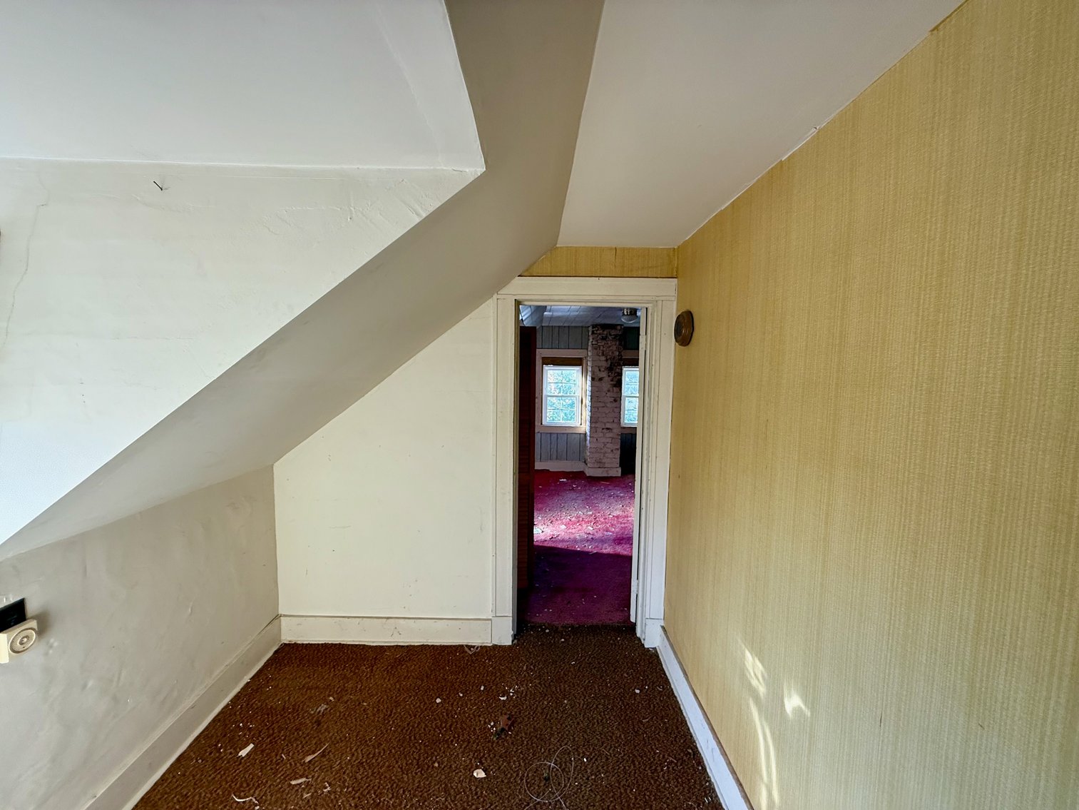 Image for 5 BR/2 BA Home on 1 +/- Acre Lot in The Town of Gordonsville, VA--ONLINE ONLY BIDDING!!