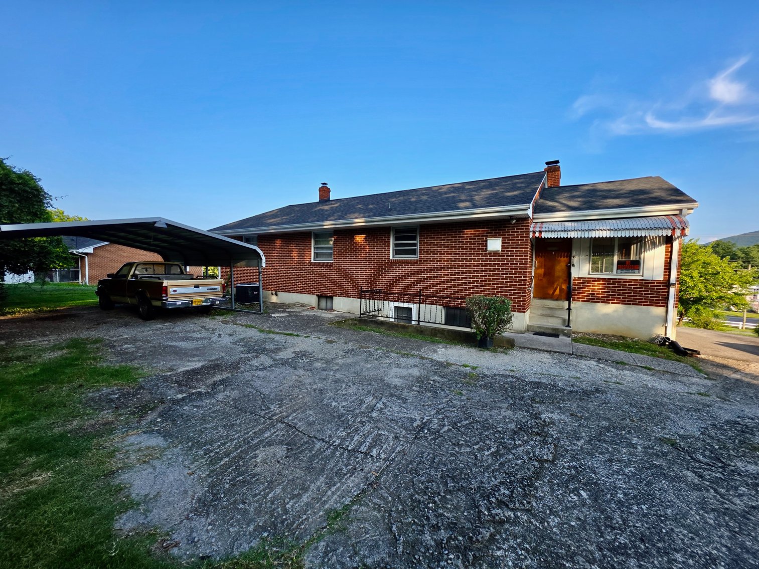 Image for 2 BR/2 BA Brick Home w/Full Basement on 1 +/- Acre Lot in the Cloverdale Area of Roanoke, VA--ONLINE ONLY BIDDING!!