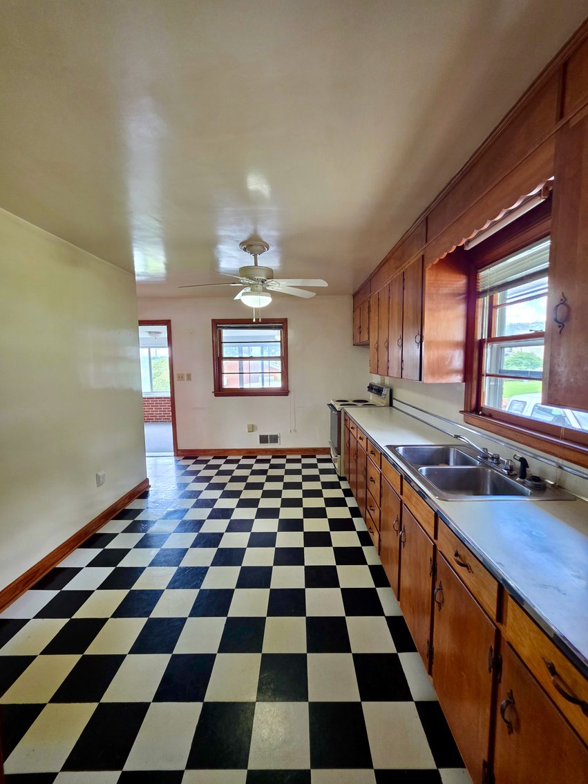 Image for 2 BR/2 BA Brick Home w/Full Basement on 1 +/- Acre Lot in the Cloverdale Area of Roanoke, VA--ONLINE ONLY BIDDING!!