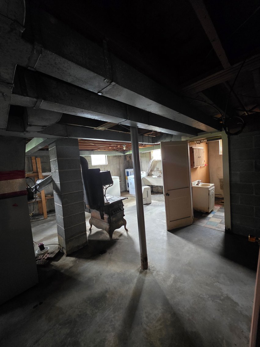 Image for 2 BR/2 BA Brick Home w/Full Basement on 1 +/- Acre Lot in the Cloverdale Area of Roanoke, VA--ONLINE ONLY BIDDING!!