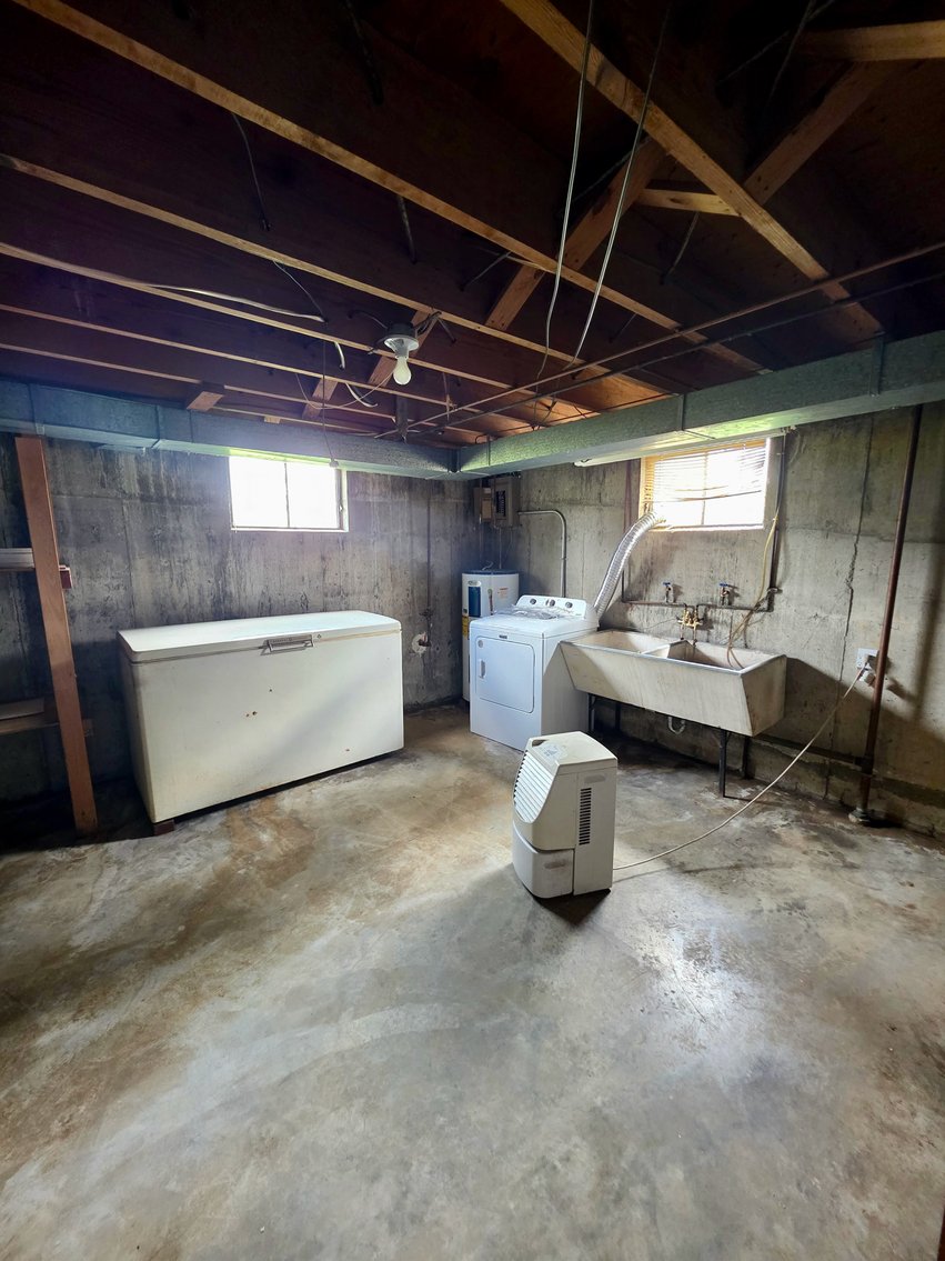 Image for 2 BR/2 BA Brick Home w/Full Basement on 1 +/- Acre Lot in the Cloverdale Area of Roanoke, VA--ONLINE ONLY BIDDING!!