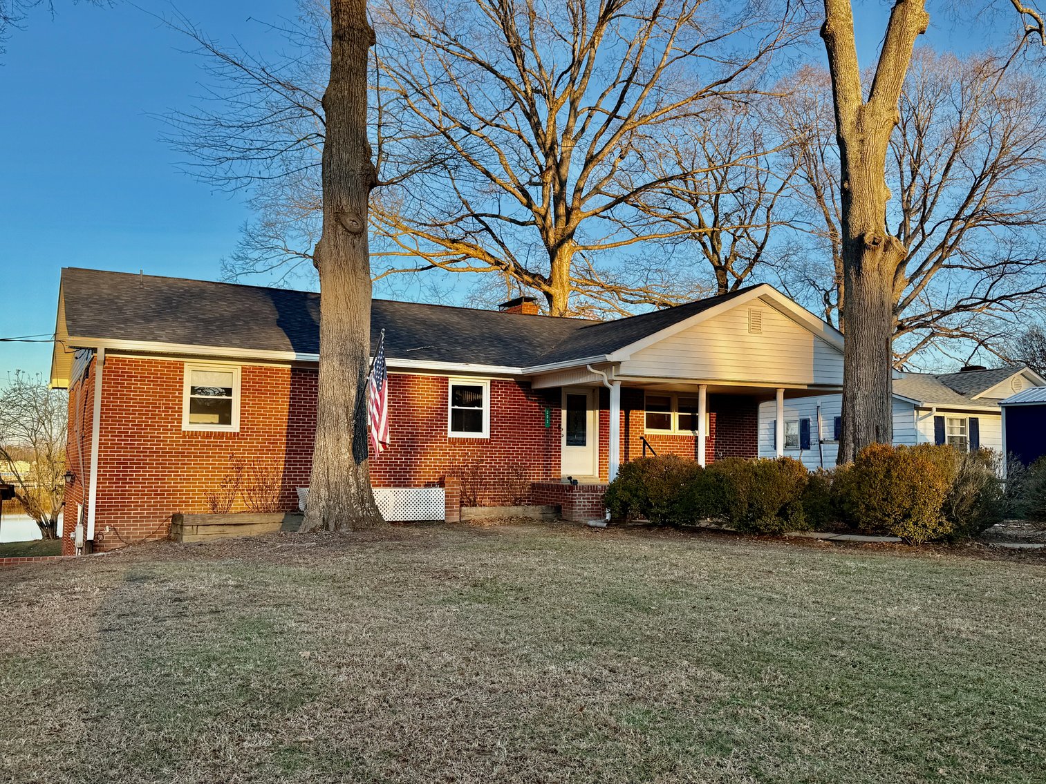 Image for 3 BR/2 BA Brick Home w/Basement Fronting Pond & Views of Mattox Creek in Colonial Beach, VA--SELLING to the HIGHEST BIDDER!!