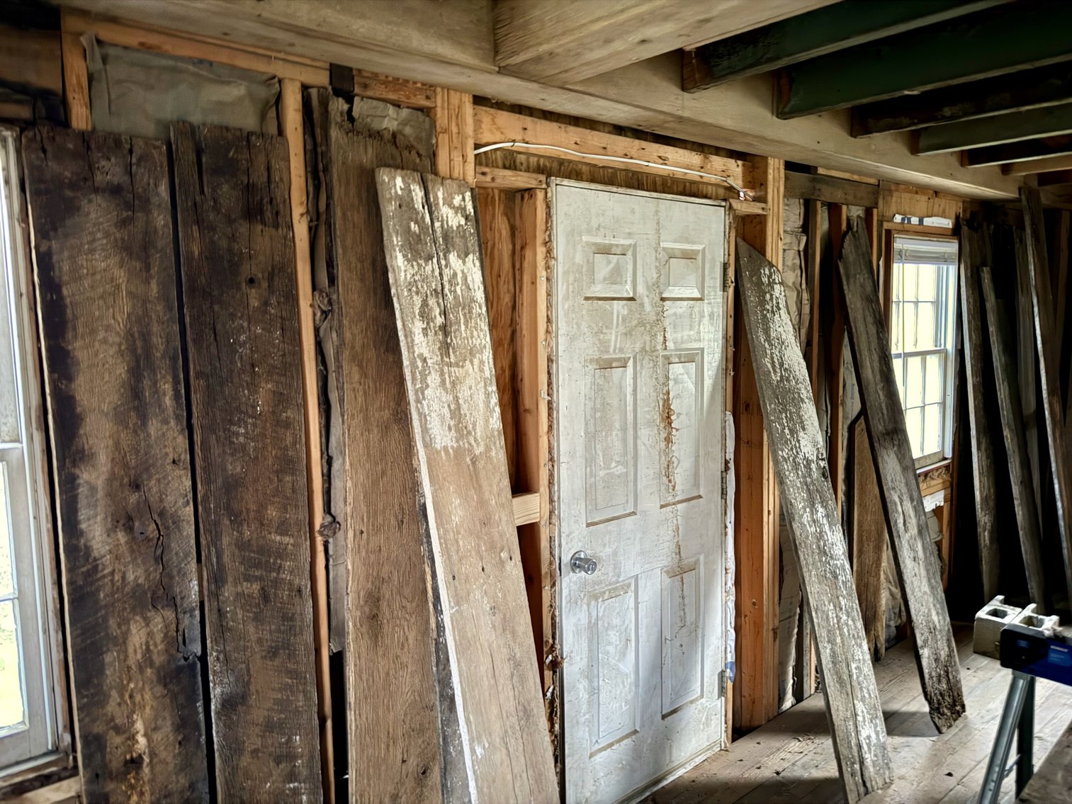 Image for 3 BR Partially Renovated Home on 1.47 +/- Acres in Loudoun County, VA