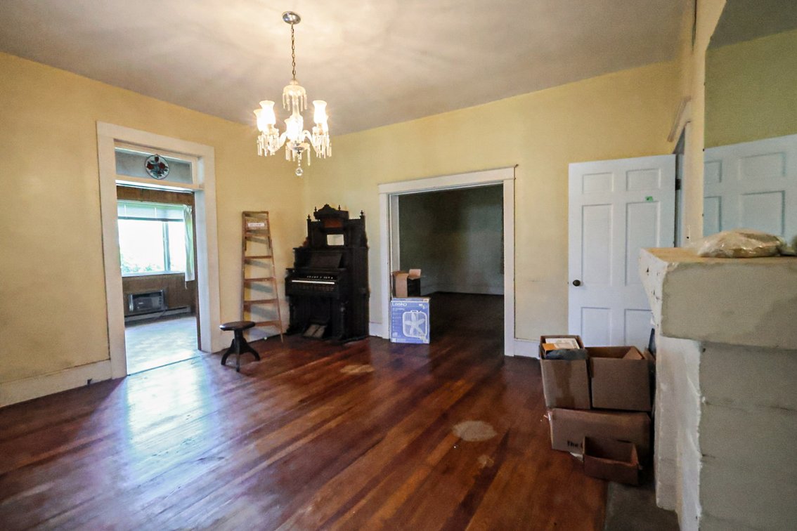 Image for 4 BR/2 BA Home on 1.45 +/- Acres in the Town of Crewe, VA (Nottoway County)--SELLING to the HIGHEST BIDDER via ONLINE ONLY BIDDING!!