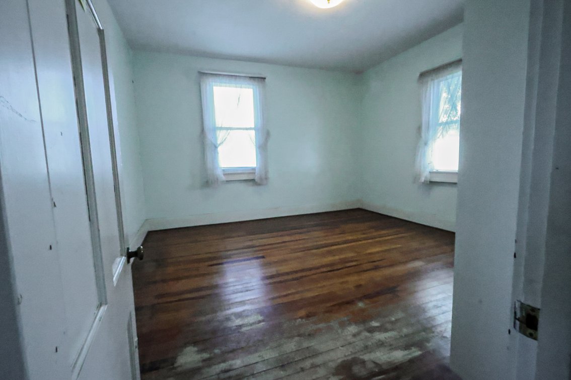 Image for 4 BR/2 BA Home on 1.45 +/- Acres in the Town of Crewe, VA (Nottoway County)--SELLING to the HIGHEST BIDDER via ONLINE ONLY BIDDING!!