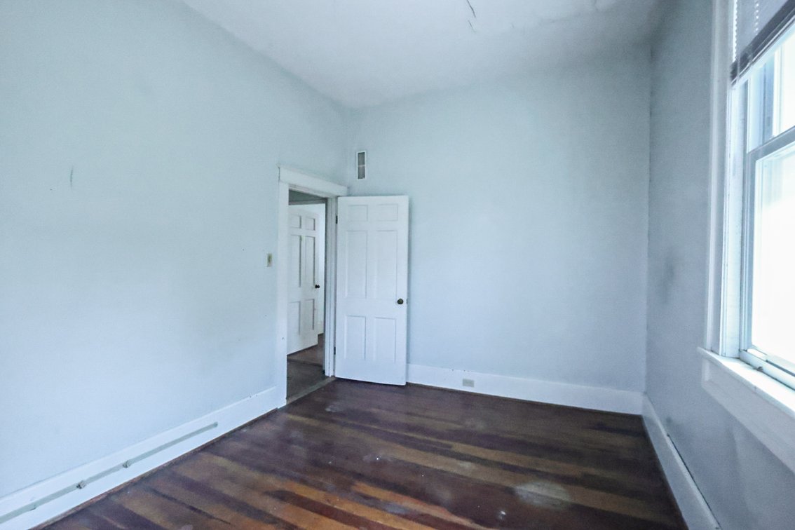 Image for 4 BR/2 BA Home on 1.45 +/- Acres in the Town of Crewe, VA (Nottoway County)--SELLING to the HIGHEST BIDDER via ONLINE ONLY BIDDING!!