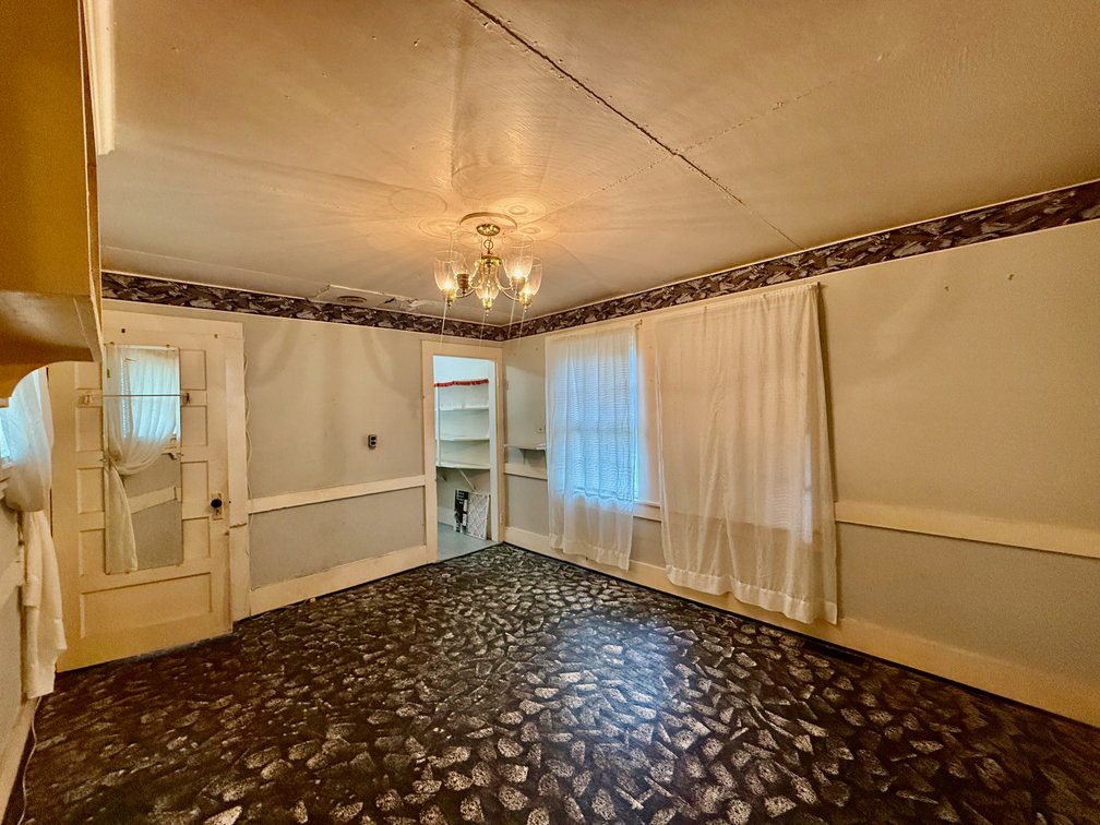 Image for 3 BR/2 BA Home (circa 1829) w/Business Zoning on Main Street in Downtown Madison, VA--SELLING to the HIGHEST BIDDER via ONLINE ONLY BIDDING!!