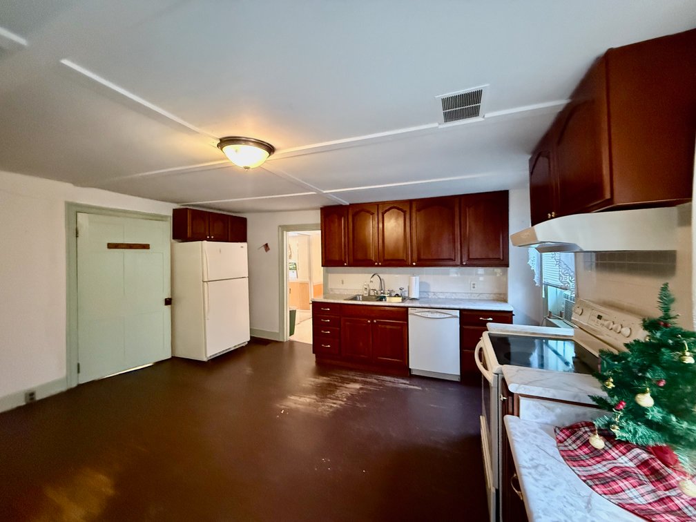 Image for 3 BR/2 BA Home (circa 1829) w/Business Zoning on Main Street in Downtown Madison, VA--SELLING to the HIGHEST BIDDER via ONLINE ONLY BIDDING!!