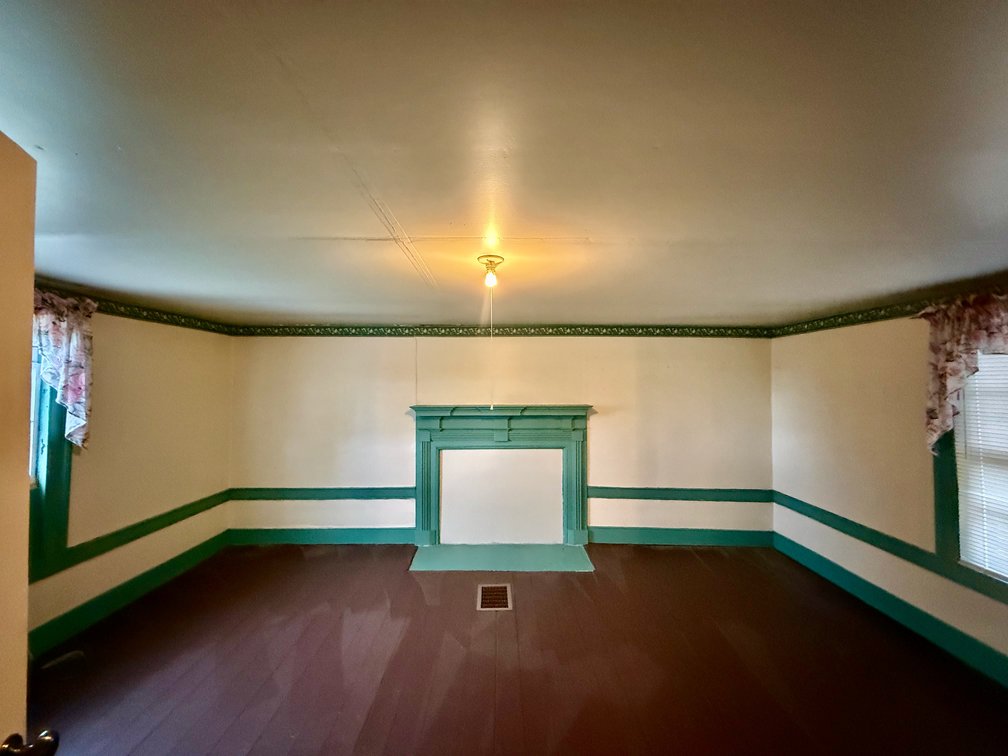 Image for 3 BR/2 BA Home (circa 1829) w/Business Zoning on Main Street in Downtown Madison, VA--SELLING to the HIGHEST BIDDER via ONLINE ONLY BIDDING!!