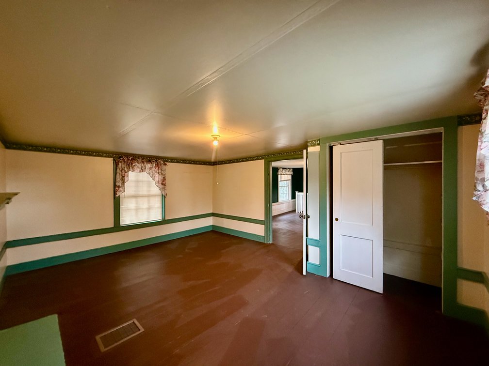 Image for 3 BR/2 BA Home (circa 1829) w/Business Zoning on Main Street in Downtown Madison, VA--SELLING to the HIGHEST BIDDER via ONLINE ONLY BIDDING!!