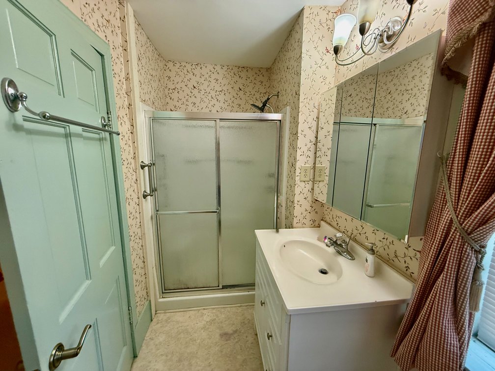 Image for 3 BR/2 BA Home (circa 1829) w/Business Zoning on Main Street in Downtown Madison, VA--SELLING to the HIGHEST BIDDER via ONLINE ONLY BIDDING!!