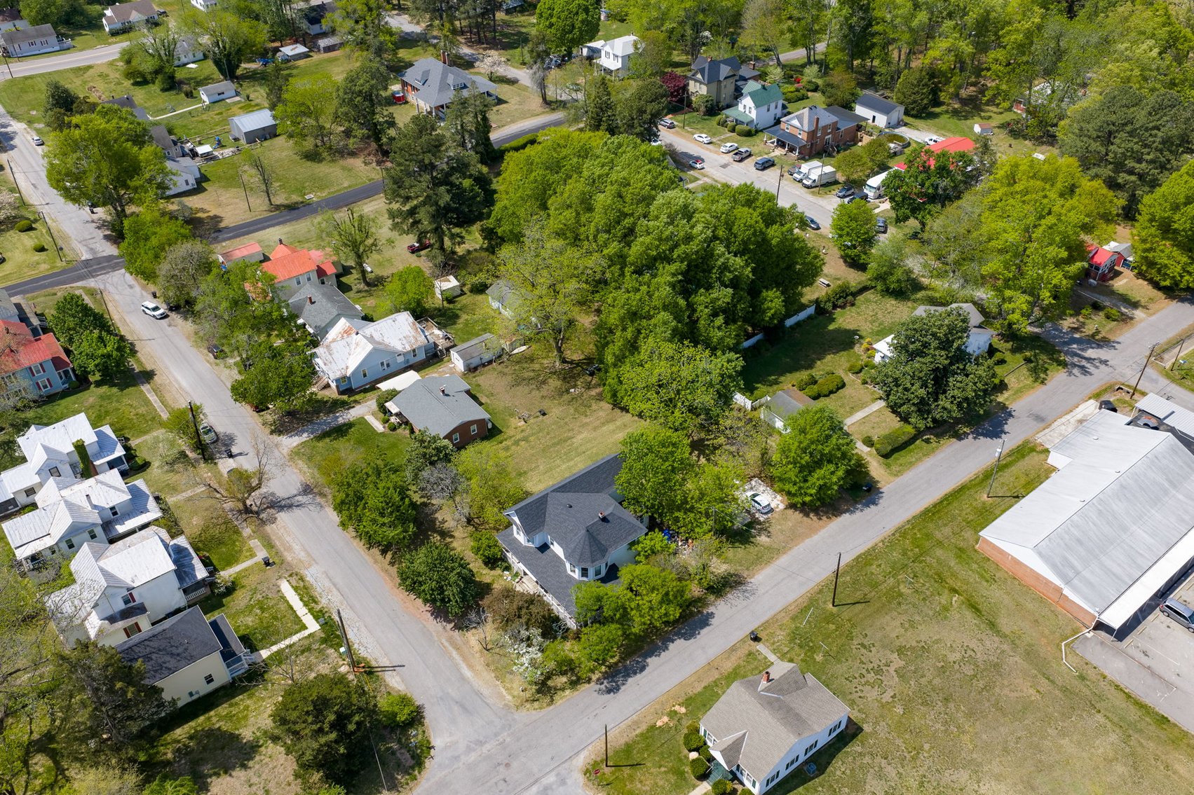 Image for 6 BR/2.5 BA Victorian Style Home on .44 +/- Acre Lot in the Town of Victoria, VA--SELLING to the HIGHEST BIDDER via ONLINE ONLY BIDDING!!