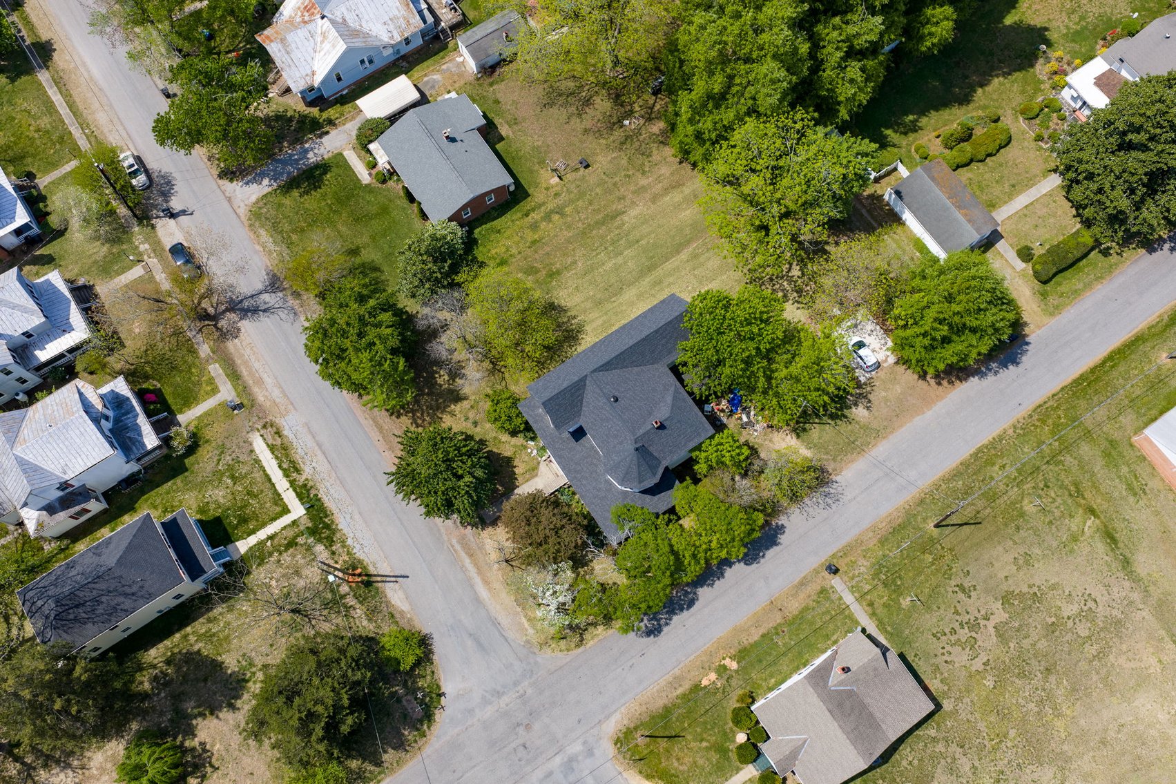 Image for 6 BR/2.5 BA Victorian Style Home on .44 +/- Acre Lot in the Town of Victoria, VA--SELLING to the HIGHEST BIDDER via ONLINE ONLY BIDDING!!