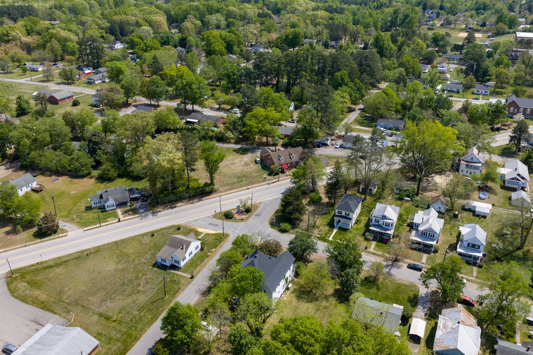 Image for 6 BR/2.5 BA Victorian Style Home on .44 +/- Acre Lot in the Town of Victoria, VA--SELLING to the HIGHEST BIDDER via ONLINE ONLY BIDDING!!