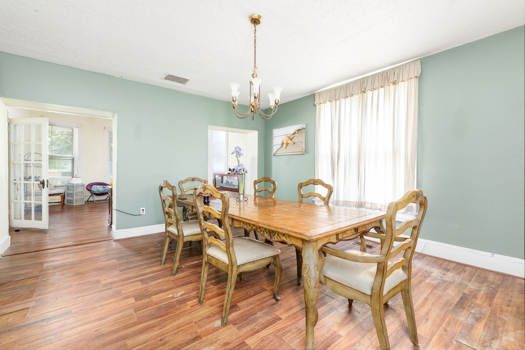 Image for 6 BR/2.5 BA Victorian Style Home on .44 +/- Acre Lot in the Town of Victoria, VA--SELLING to the HIGHEST BIDDER via ONLINE ONLY BIDDING!!