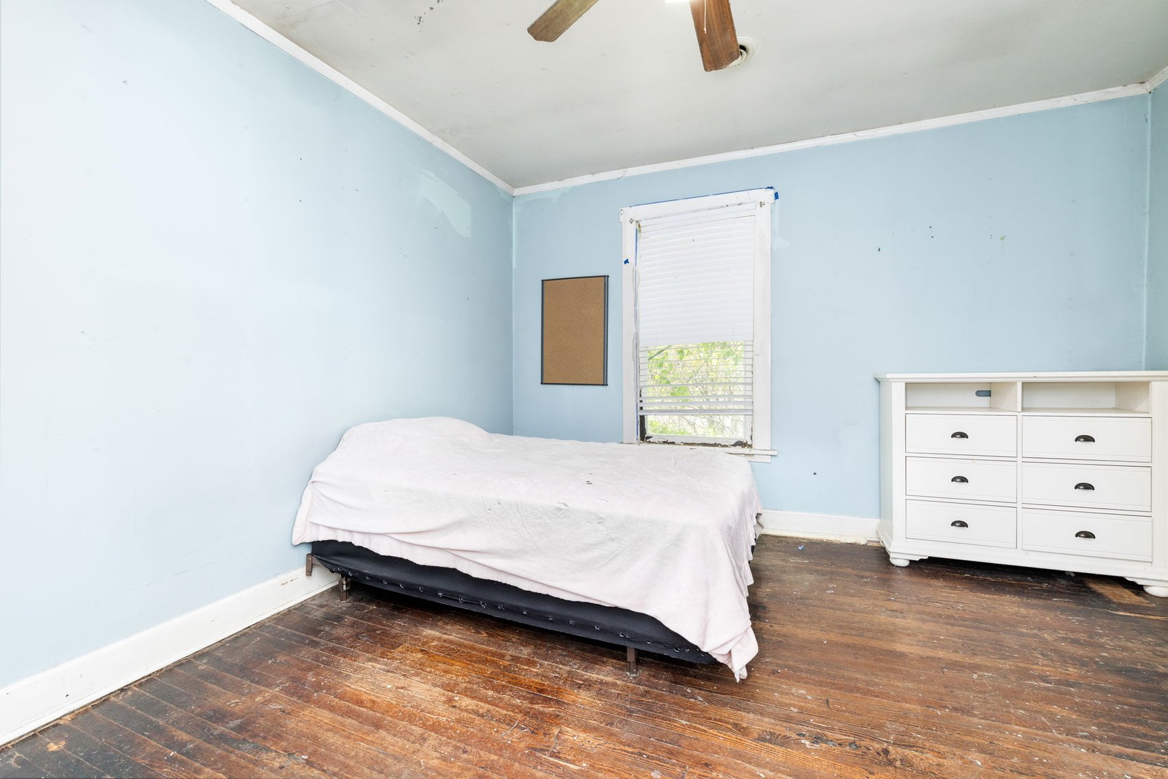 Image for 6 BR/2.5 BA Victorian Style Home on .44 +/- Acre Lot in the Town of Victoria, VA--SELLING to the HIGHEST BIDDER via ONLINE ONLY BIDDING!!