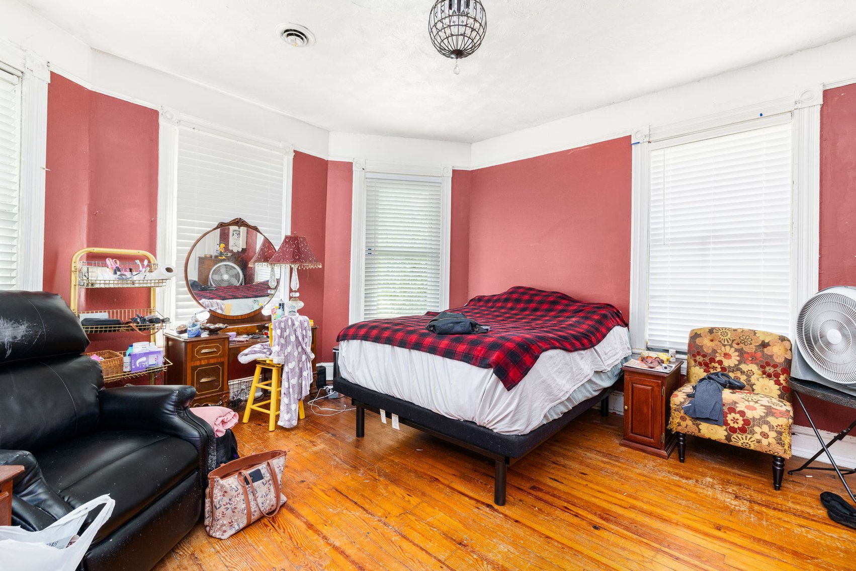 Image for 6 BR/2.5 BA Victorian Style Home on .44 +/- Acre Lot in the Town of Victoria, VA--SELLING to the HIGHEST BIDDER via ONLINE ONLY BIDDING!!