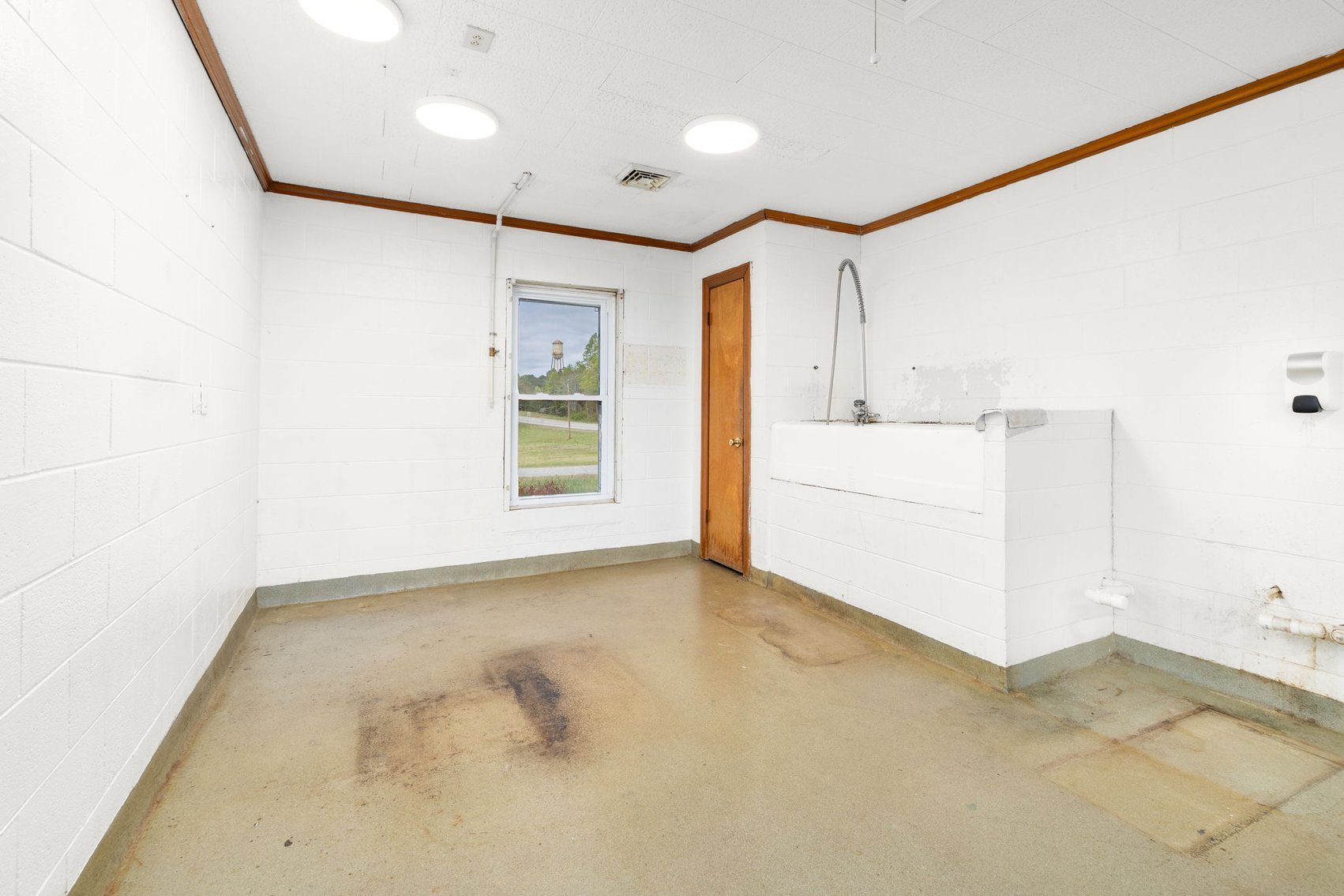 Image for 4,125 +/ sf. Commercial Building w/240' +/- of Road Frontage on 1.25 +/- Acres in Lunenburg County, VA--ONLINE ONLY BIDDING!!