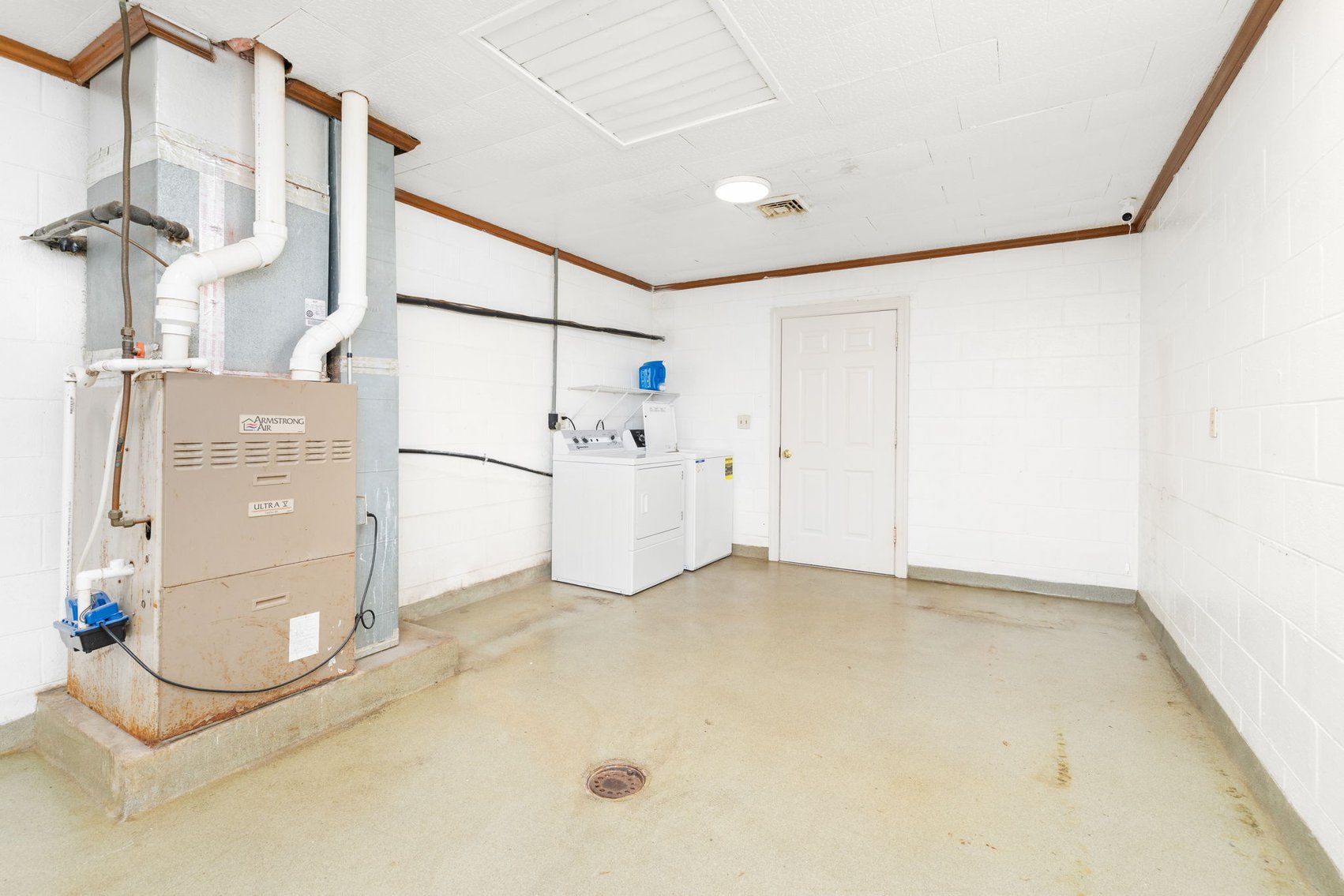 Image for 4,125 +/ sf. Commercial Building w/240' +/- of Road Frontage on 1.25 +/- Acres in Lunenburg County, VA--ONLINE ONLY BIDDING!!