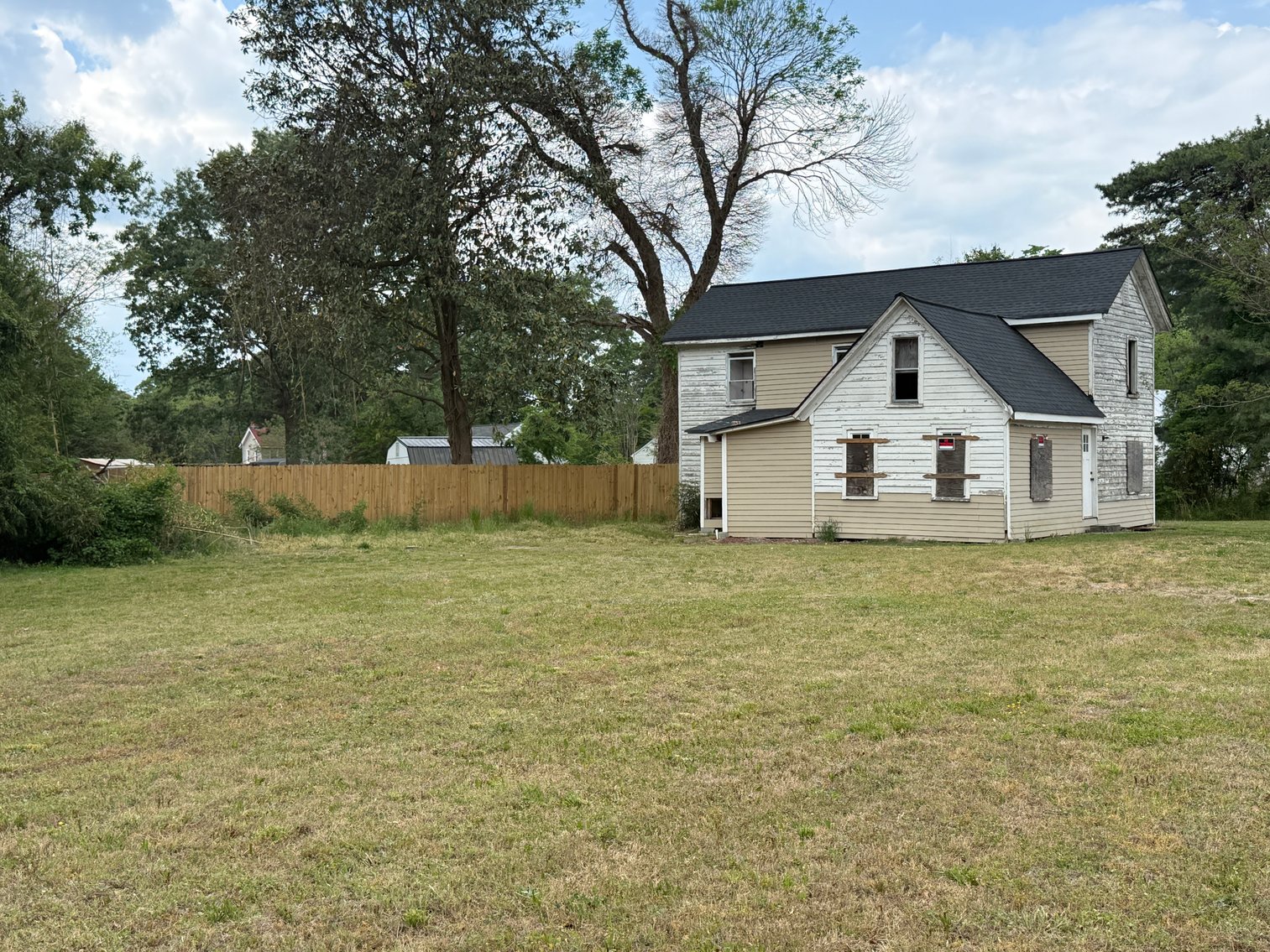 Image for 4 BR Restoration Project Home on 1.29 +/- Acres in Gloucester County, VA--ONLINE ONLY BIDDING!!