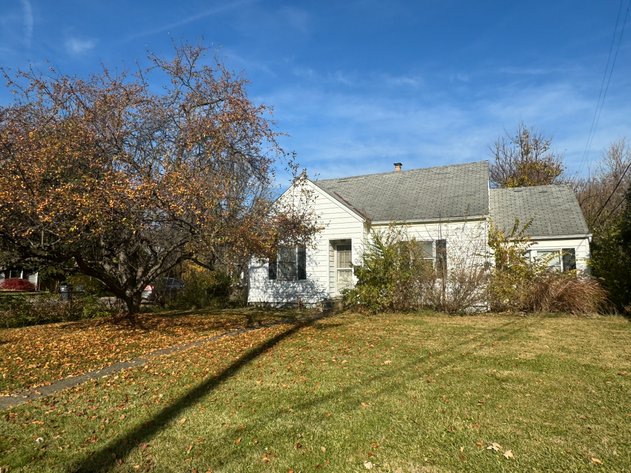 902 Chambers University View