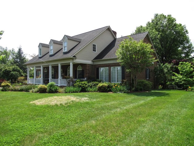 Image for Huge brick home w/ 3 car garage