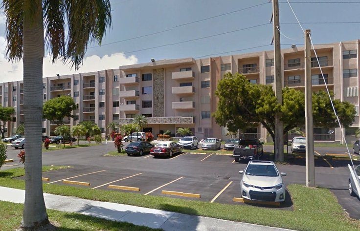 Image for Online Only Foreclosure Auction of 1,180±SF Condo in Hallandale Beach, FL (Broward County)